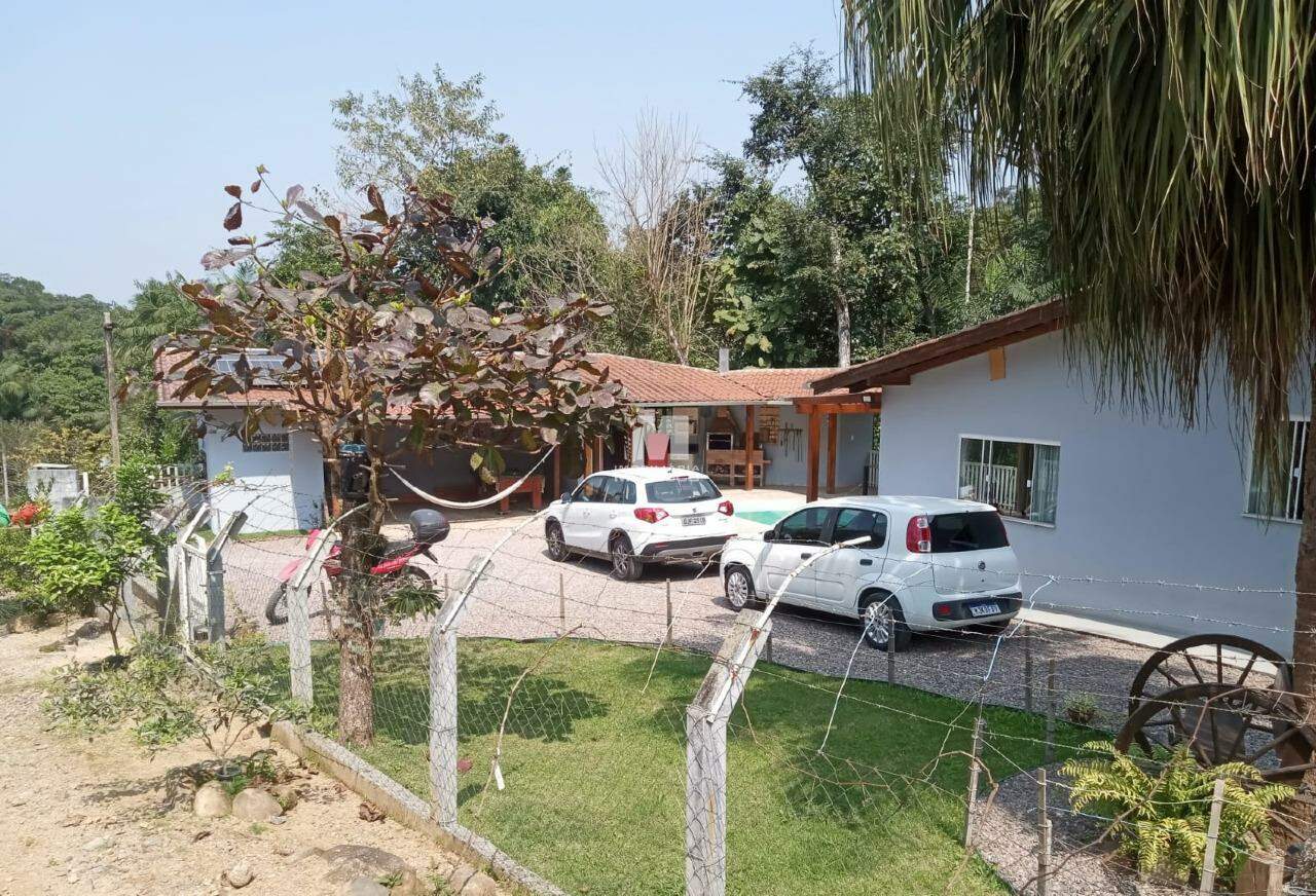 Fazenda/Sítios/Chácaras de 3 quartos, 230m² no bairro Alsácia, em Guabiruba | Eu Corretor