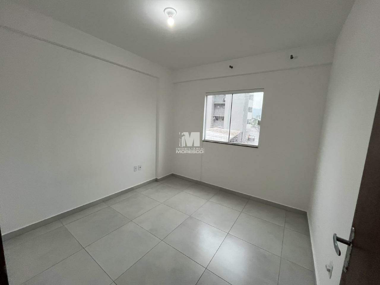 Apartamento para aluguel no bairro Santa Terezinha: