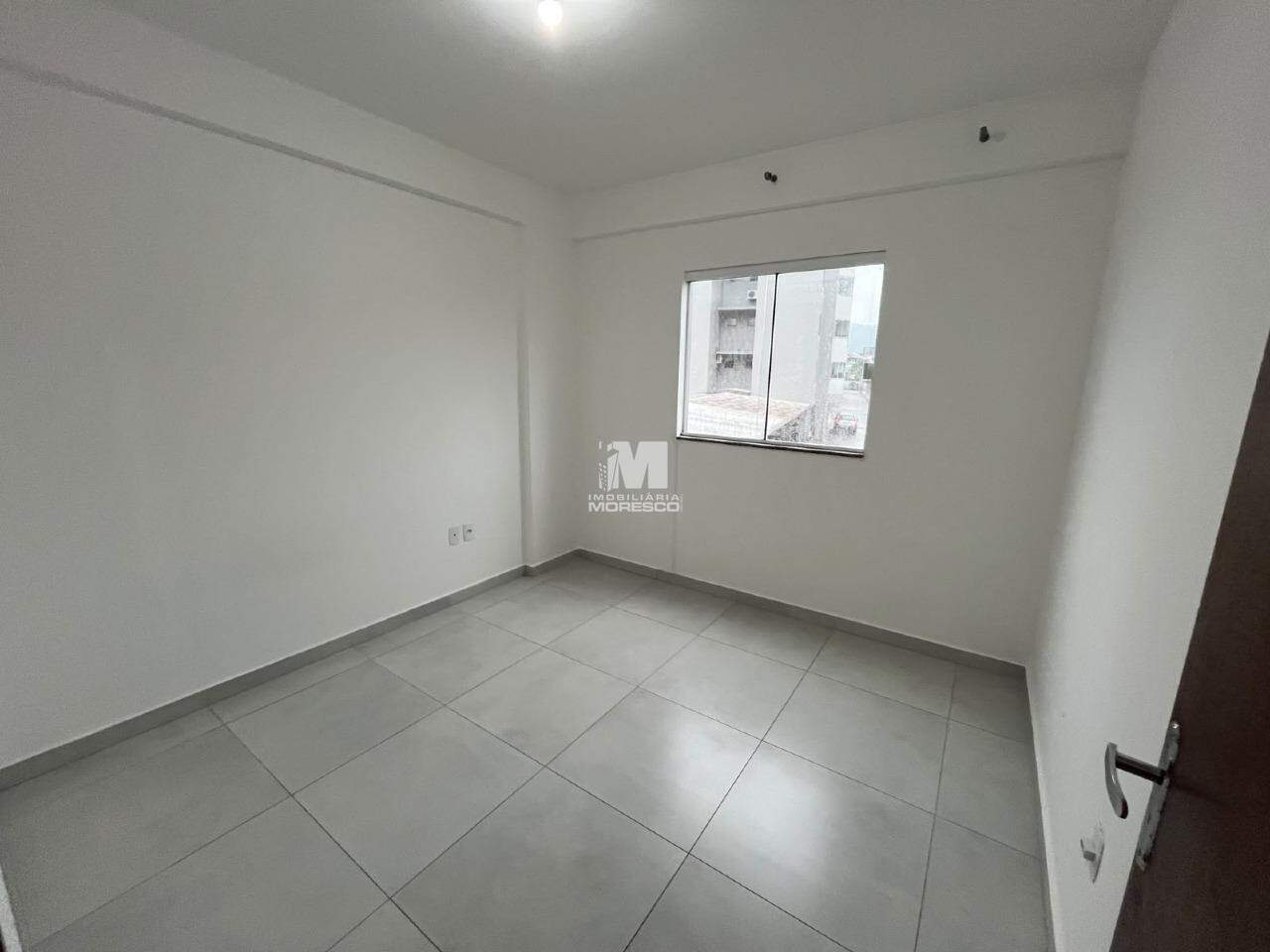 Apartamento para aluguel no bairro Santa Terezinha: