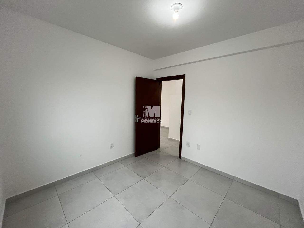 Apartamento para aluguel no bairro Santa Terezinha: