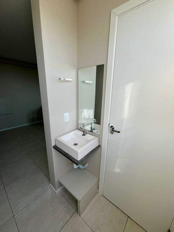 Flat para aluguel no bairro Santa Terezinha: 