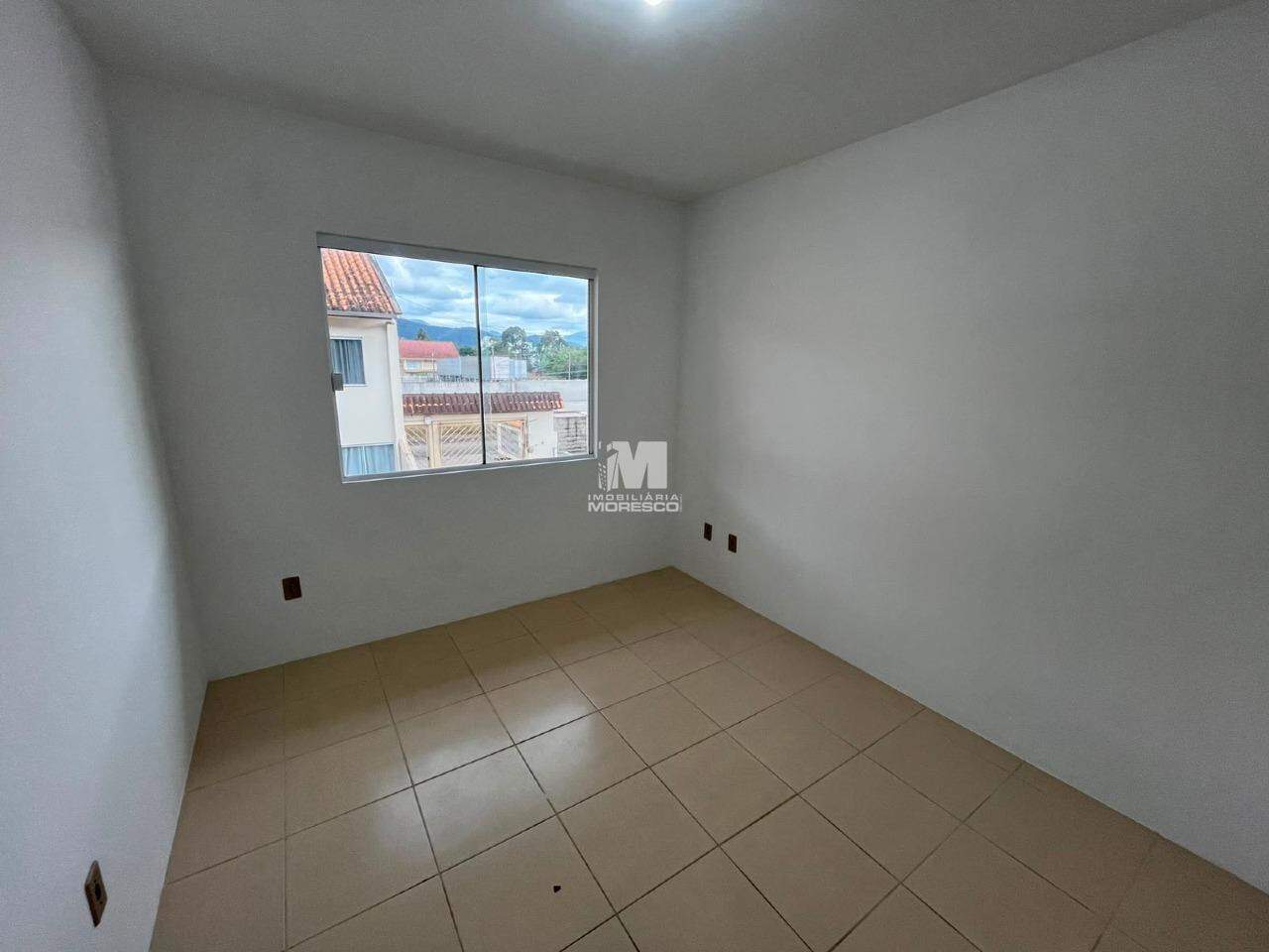 Casa para aluguel no bairro Jardim Maluche: 