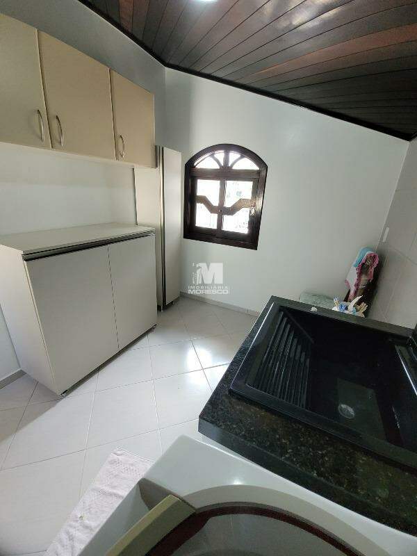 Casa à venda no bairro Souza Cruz: 