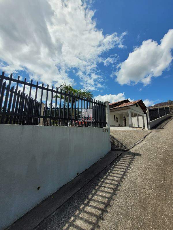 Casa à venda no bairro Souza Cruz: 