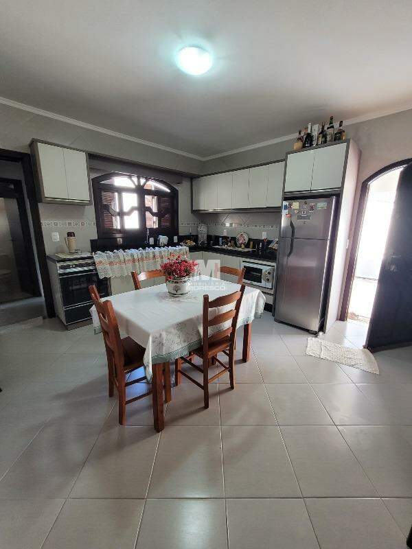 Casa à venda no bairro Souza Cruz: 
