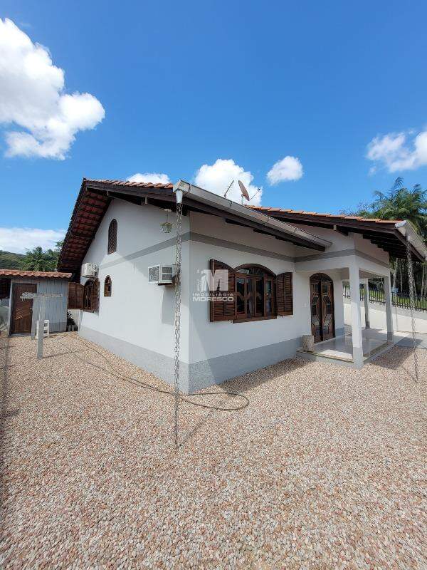 Casa à venda no bairro Souza Cruz: 