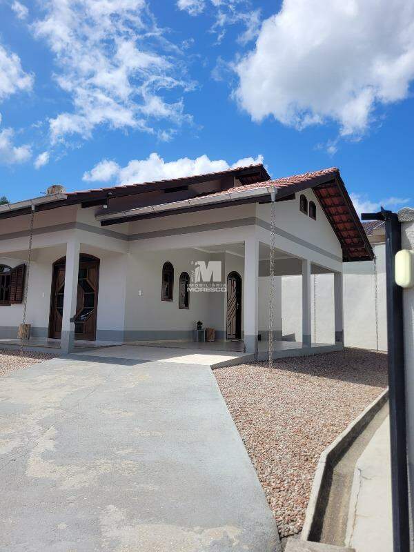 Casa à venda no bairro Souza Cruz: 