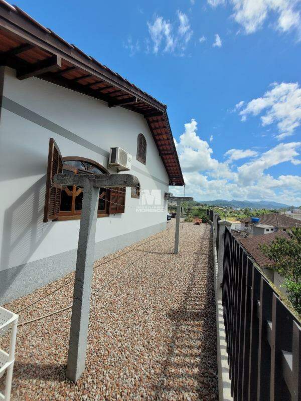 Casa à venda no bairro Souza Cruz: 