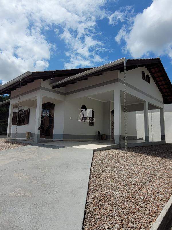 Casa à venda no bairro Souza Cruz: 