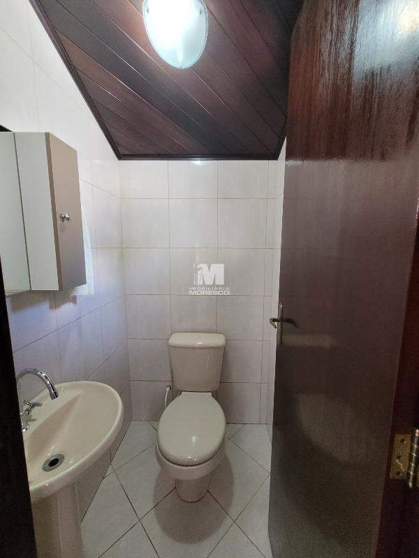 Casa à venda no bairro Souza Cruz: 