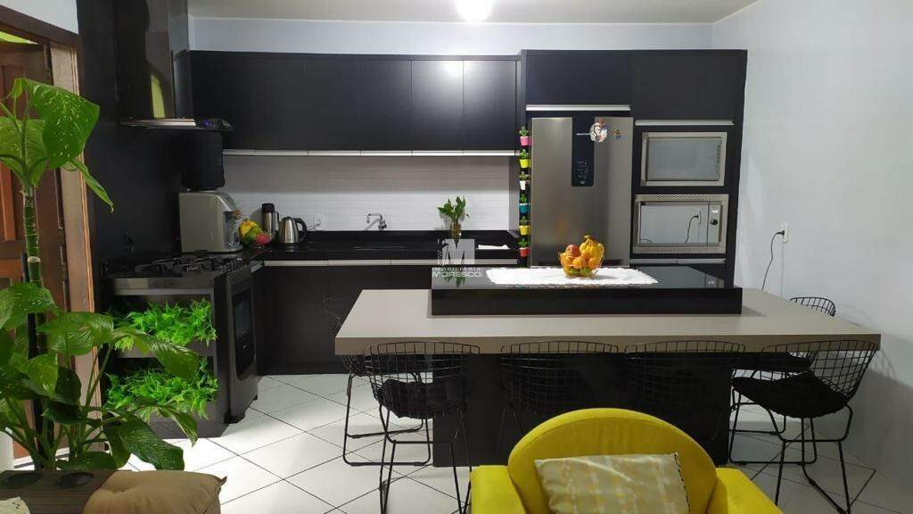 Casa à venda no bairro Santa Terezinha: