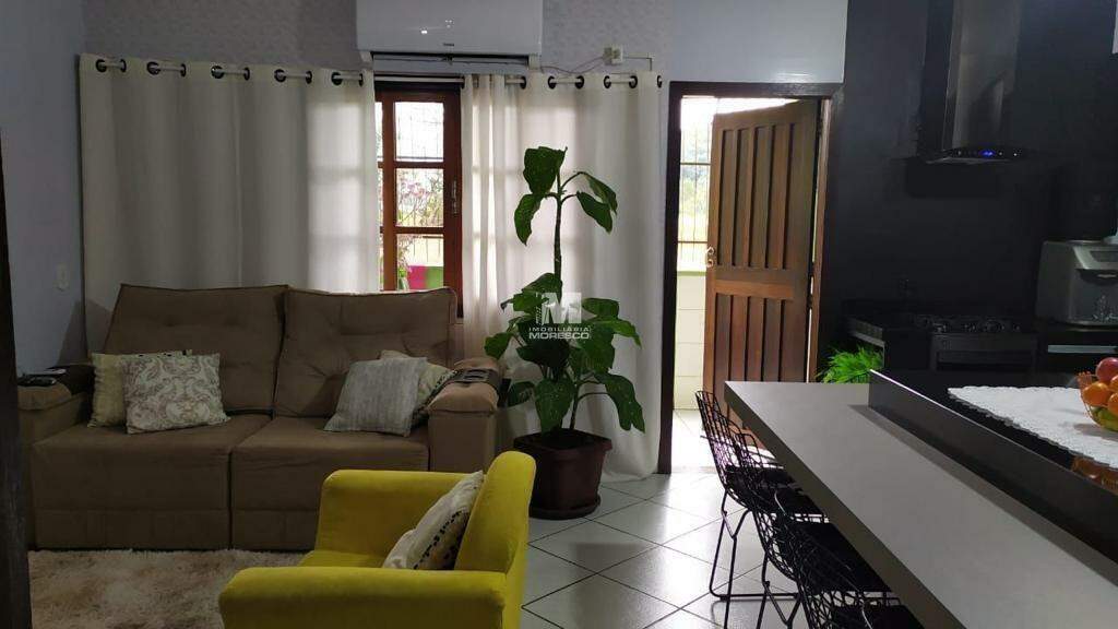 Casa à venda no bairro Santa Terezinha: