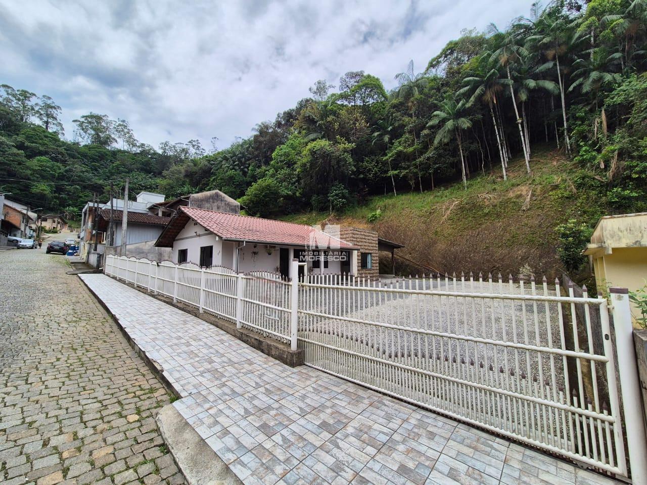Casa à venda no bairro Santa Terezinha: 