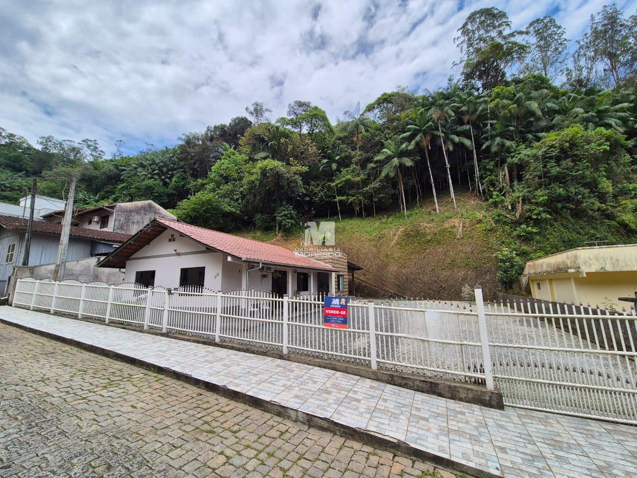Casa à venda no bairro Santa Terezinha: 