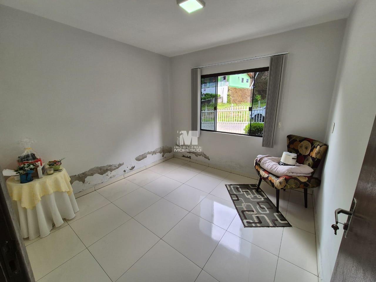 Casa à venda no bairro Santa Terezinha: 