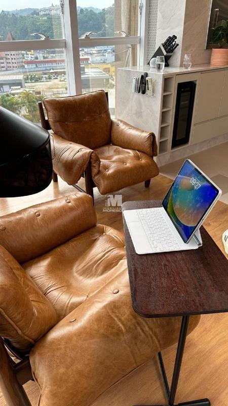 Apartamento à venda no bairro Centro II: 