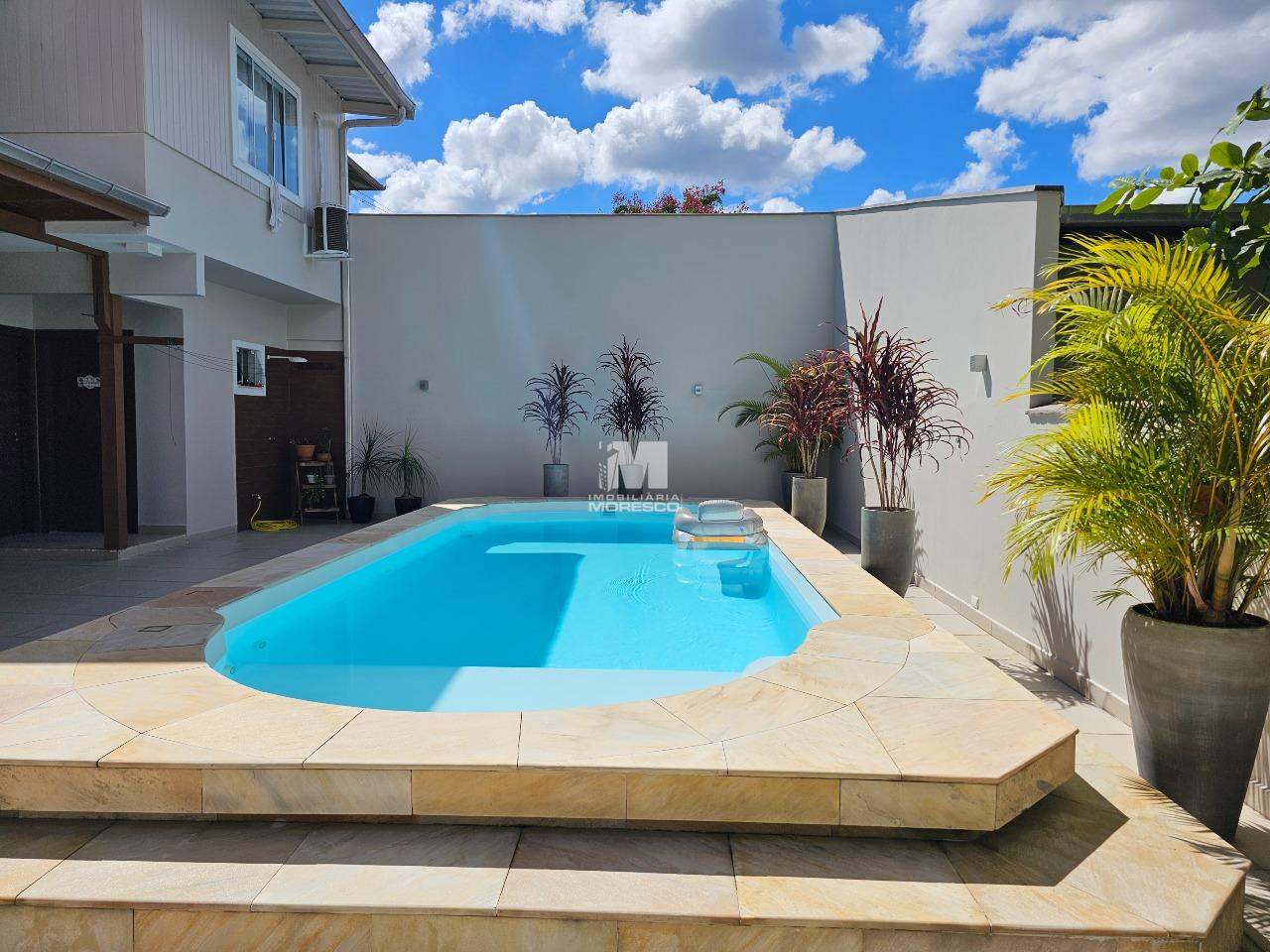 Casa para aluguel no bairro Souza Cruz: