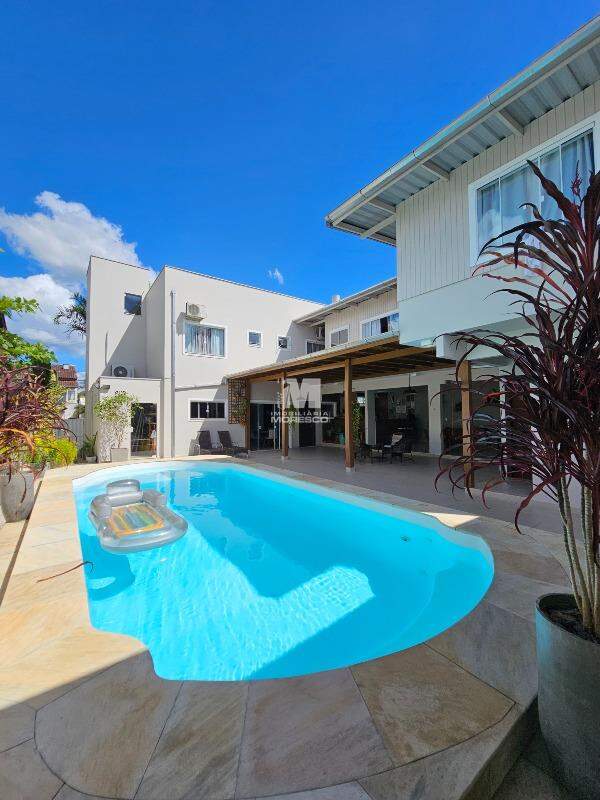 Casa para aluguel no bairro Souza Cruz: