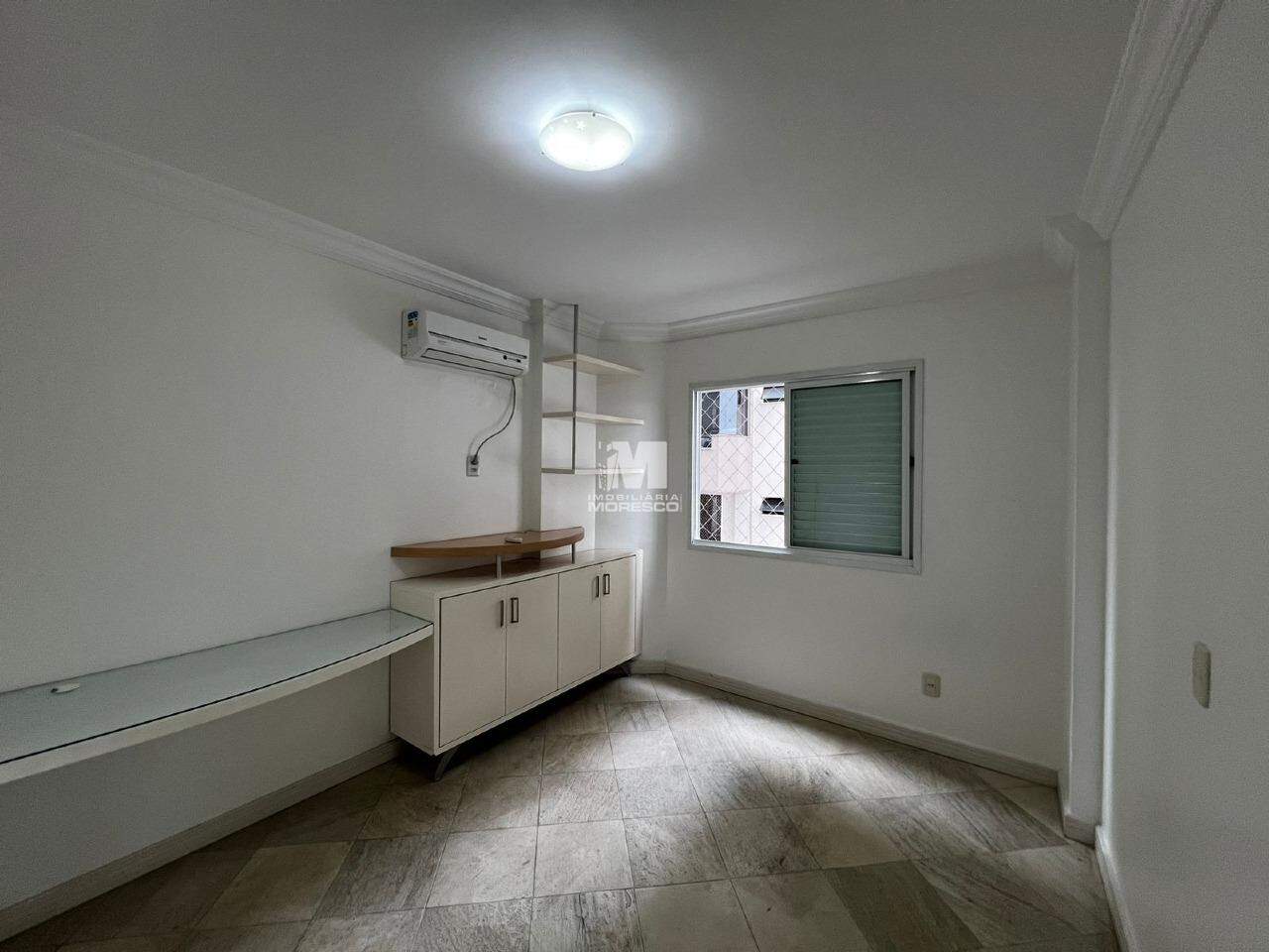 Apartamento para aluguel no bairro Centro: