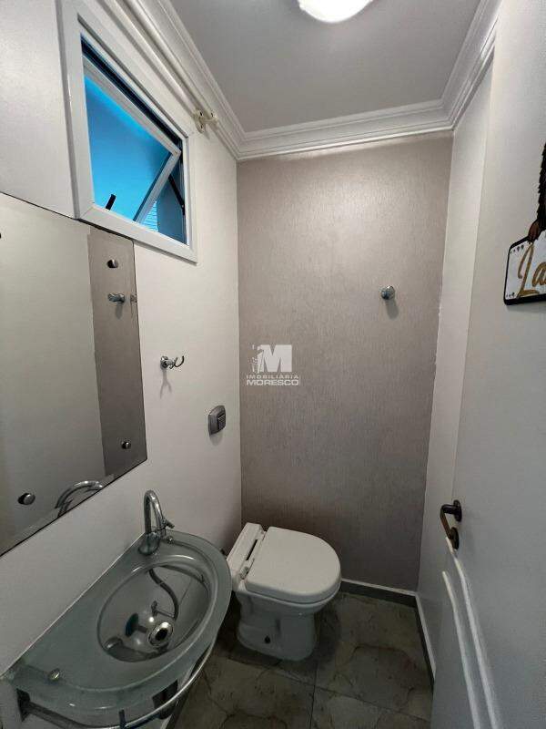Apartamento para aluguel no bairro Centro: