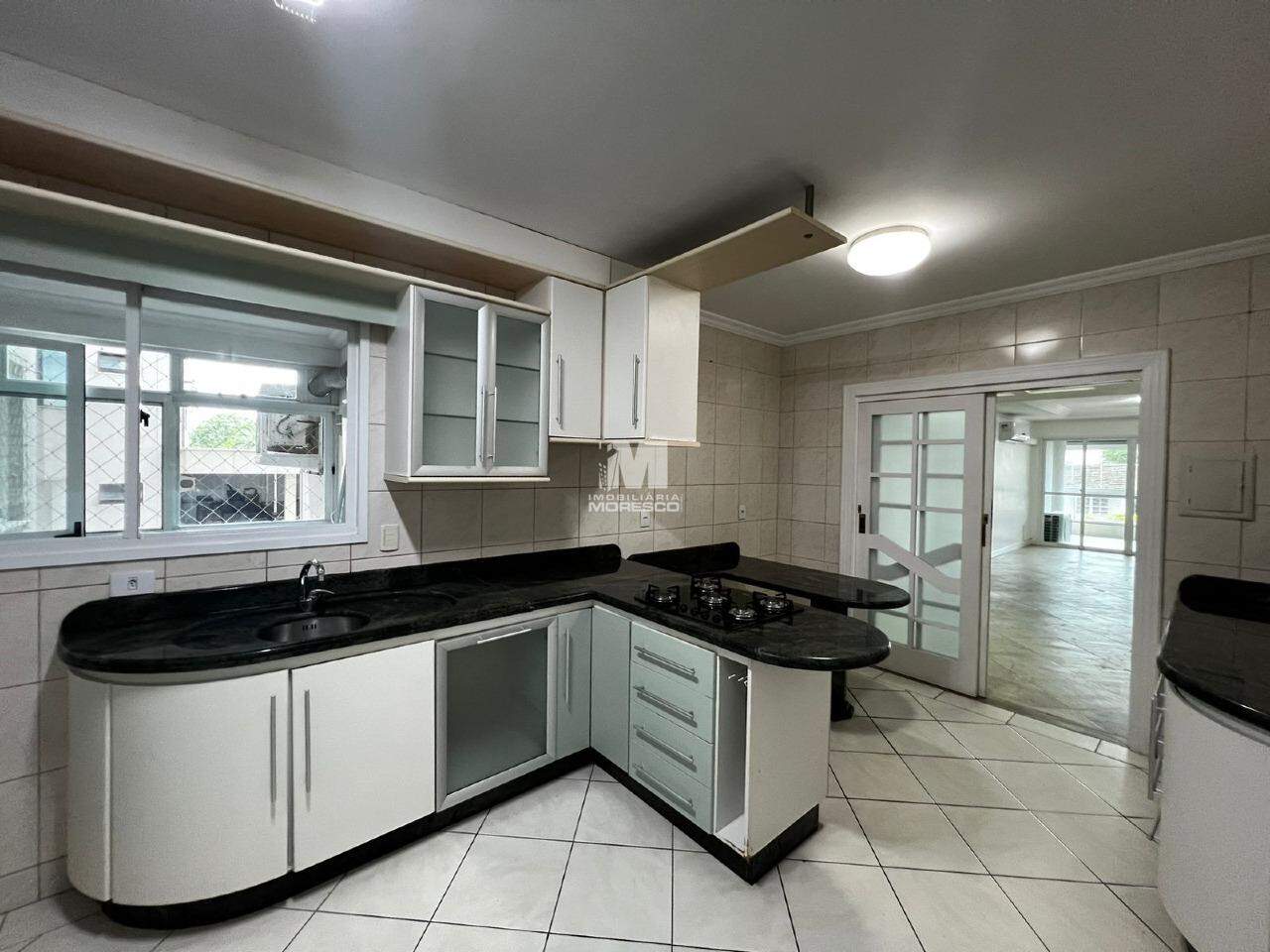 Apartamento para aluguel no bairro Centro: