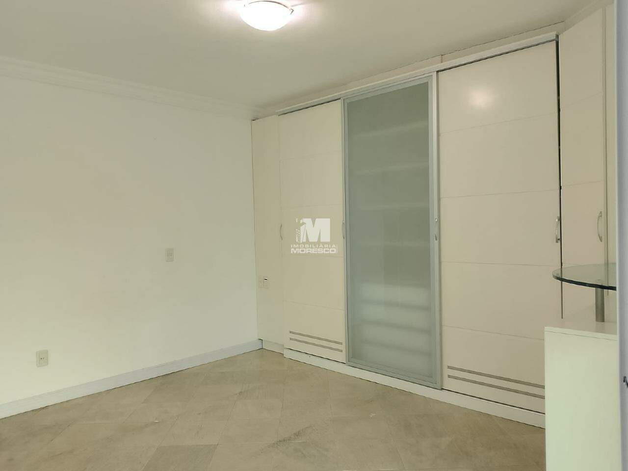 Apartamento para aluguel no bairro Centro: