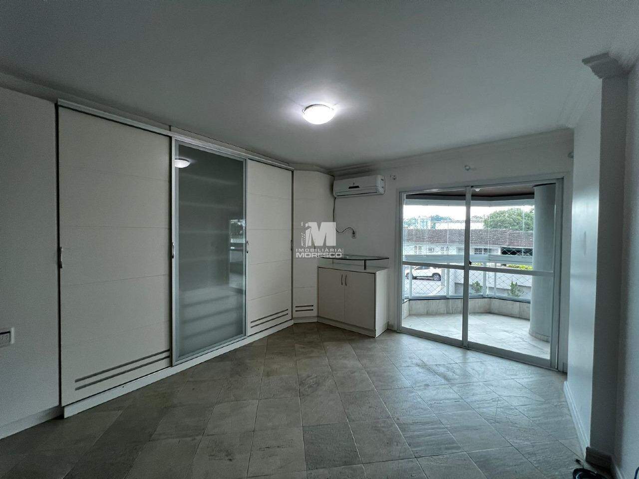 Apartamento para aluguel no bairro Centro: