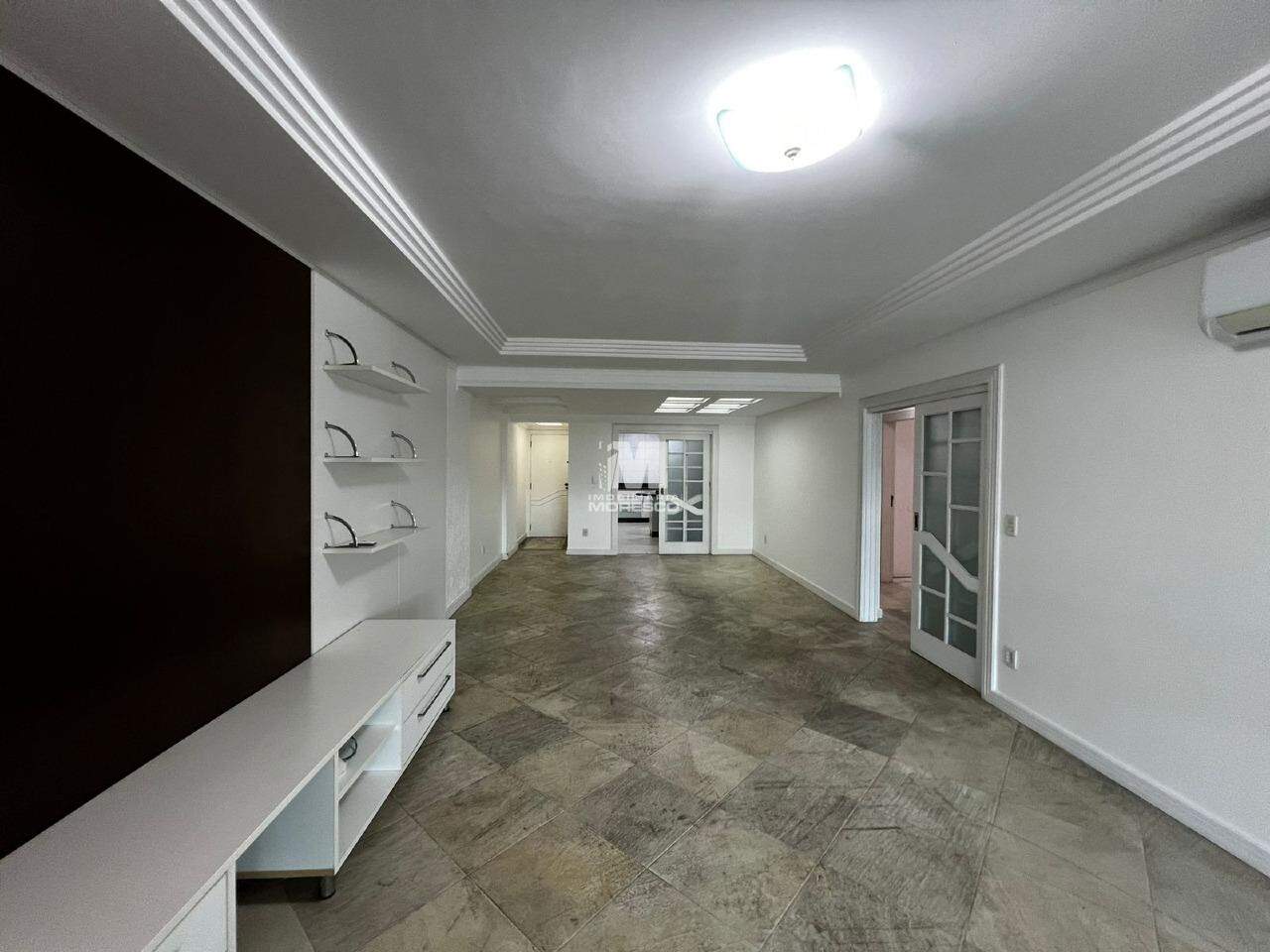 Apartamento para aluguel no bairro Centro: 