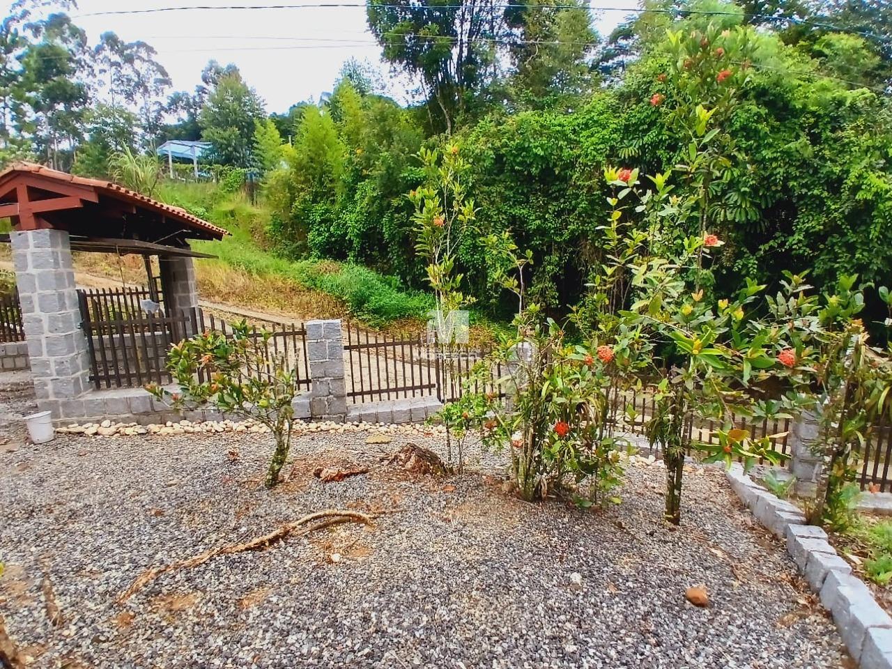 Casa para aluguel no bairro Planalto: 