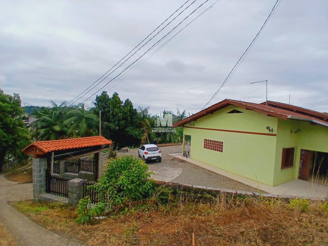 Casa para aluguel no bairro Planalto: 