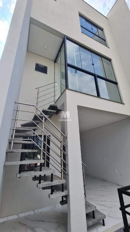 Casa à venda no bairro Dom Joaquim: 