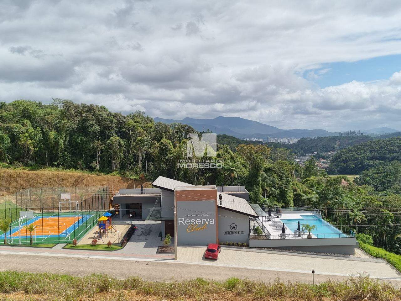 Terreno à venda no bairro Azambuja: 