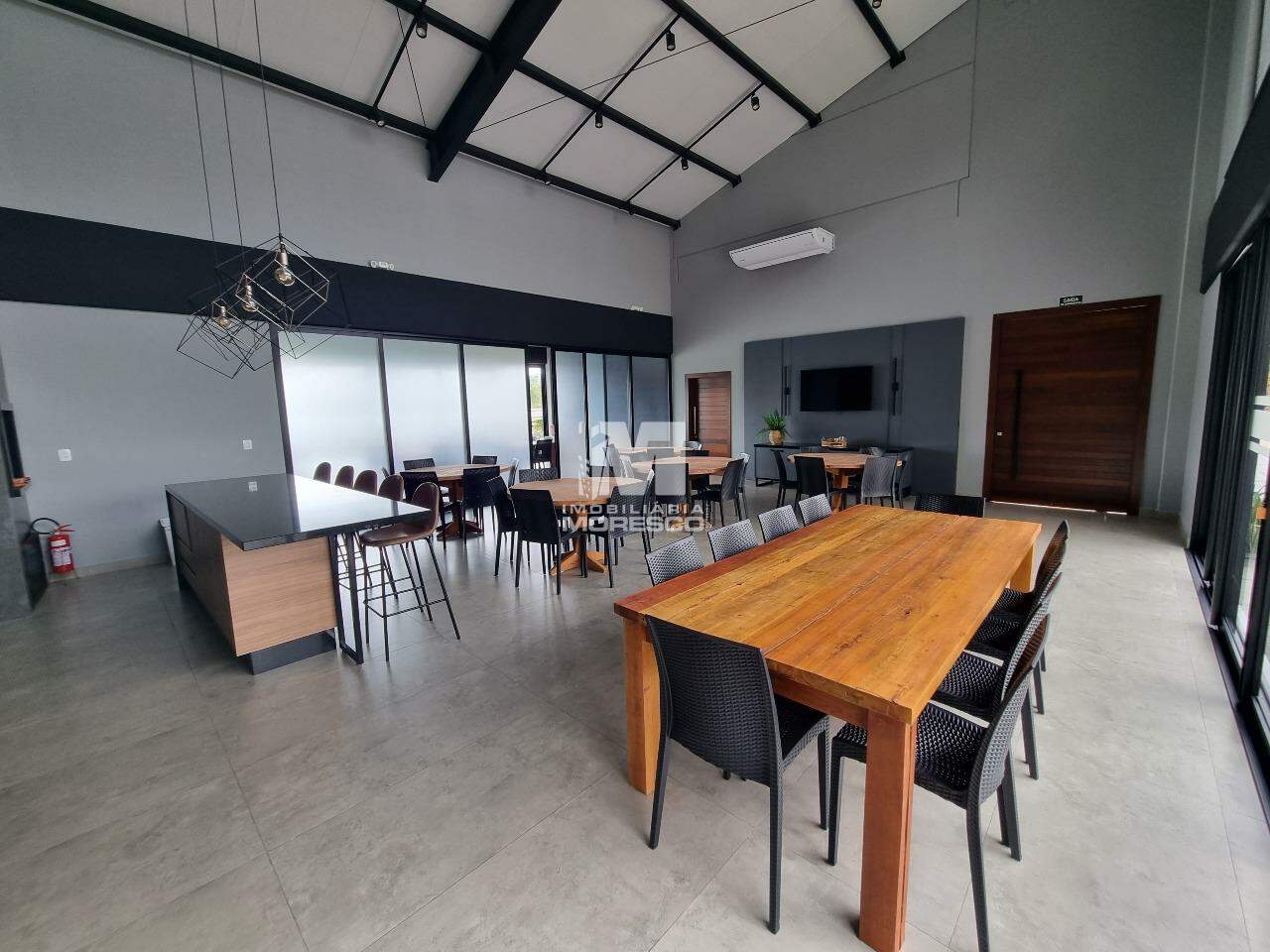 Terreno à venda no bairro Azambuja: 