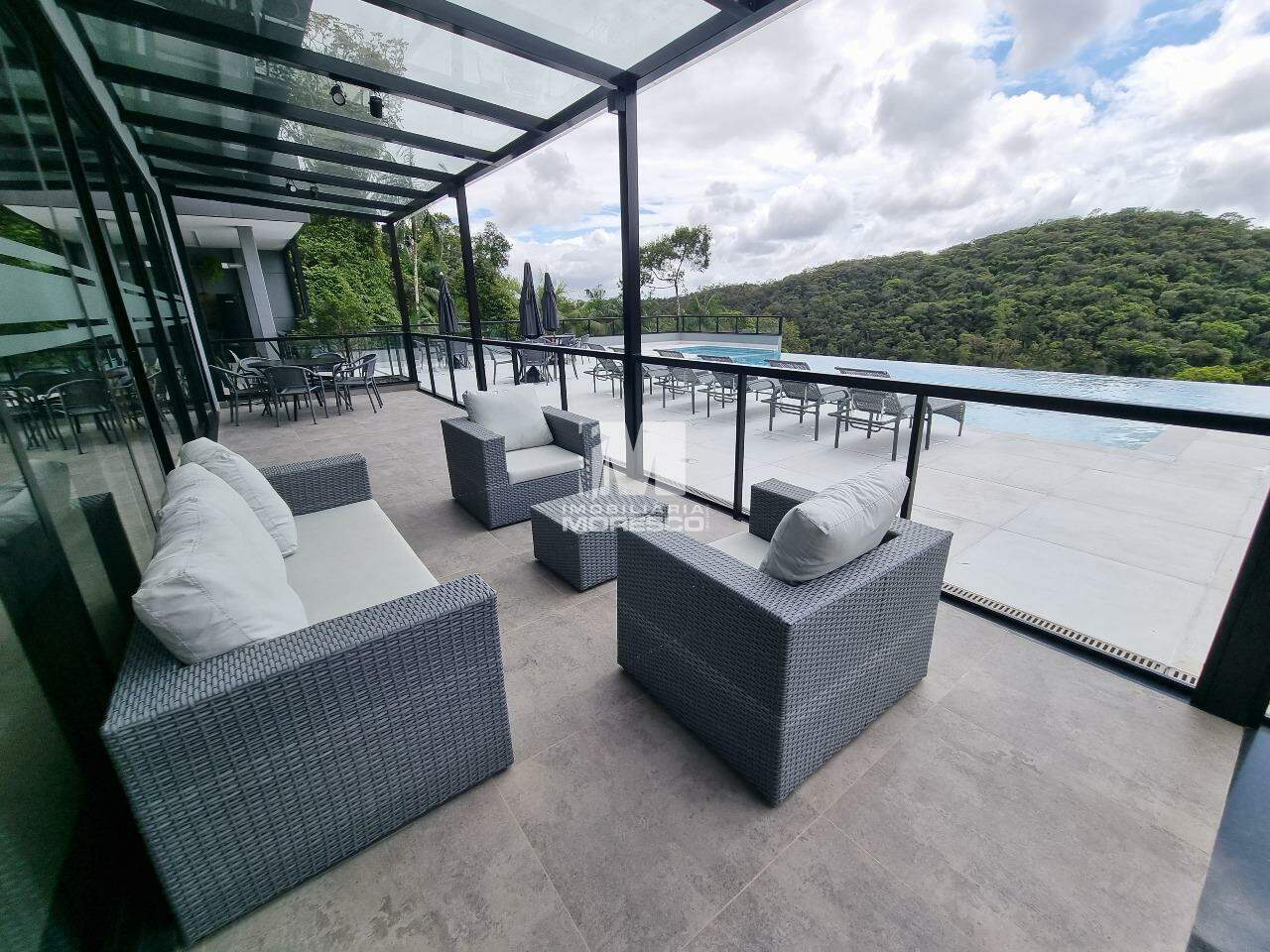 Terreno à venda no bairro Azambuja: 