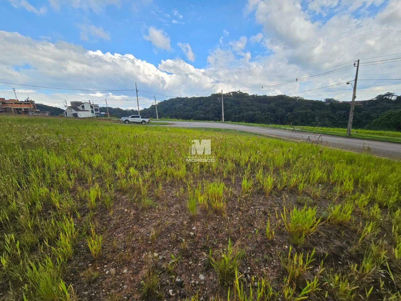 Terreno à venda no bairro Azambuja: 