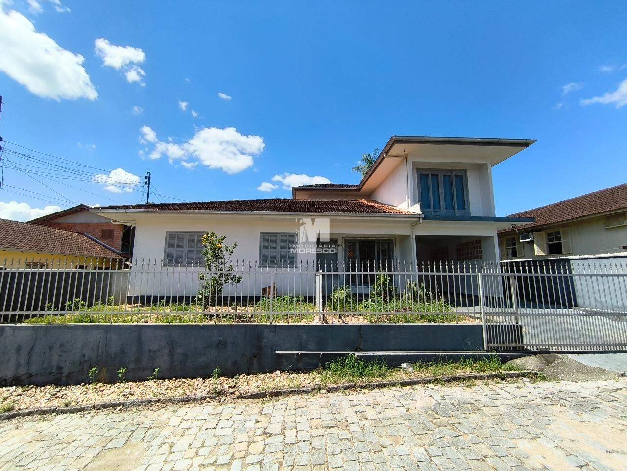 Casa de 7 quartos, 150m² no bairro Jardim Maluche, em Brusque | Eu Corretor