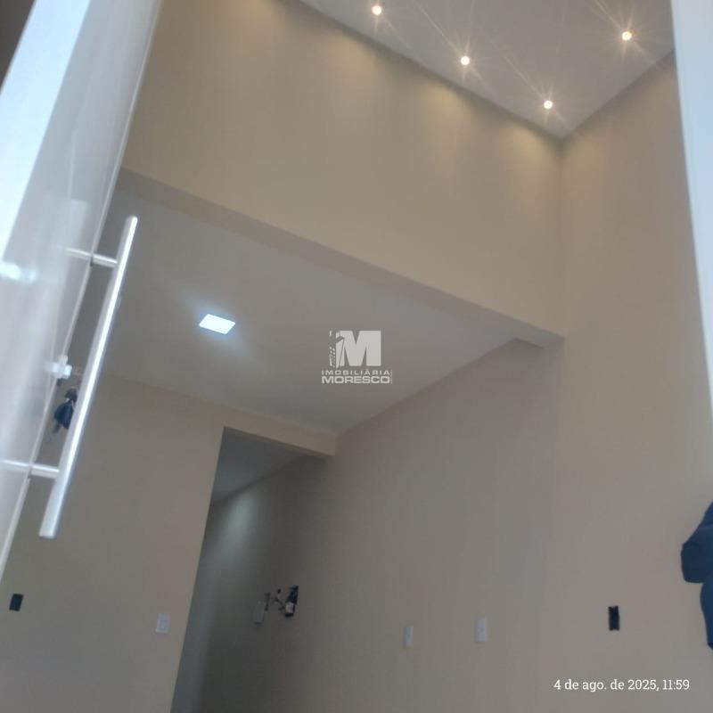 Casa à venda no bairro Volta Grande: 