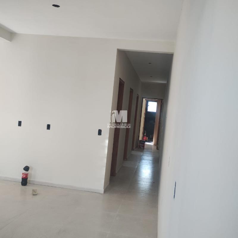 Casa à venda no bairro Volta Grande: 