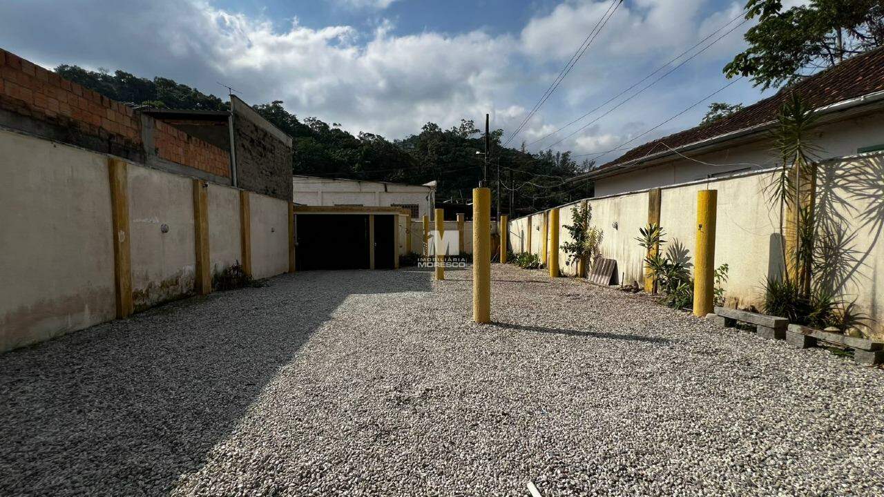 Casa de 6 quartos, 440m² no bairro Primeiro de Maio, em Brusque | Eu Corretor