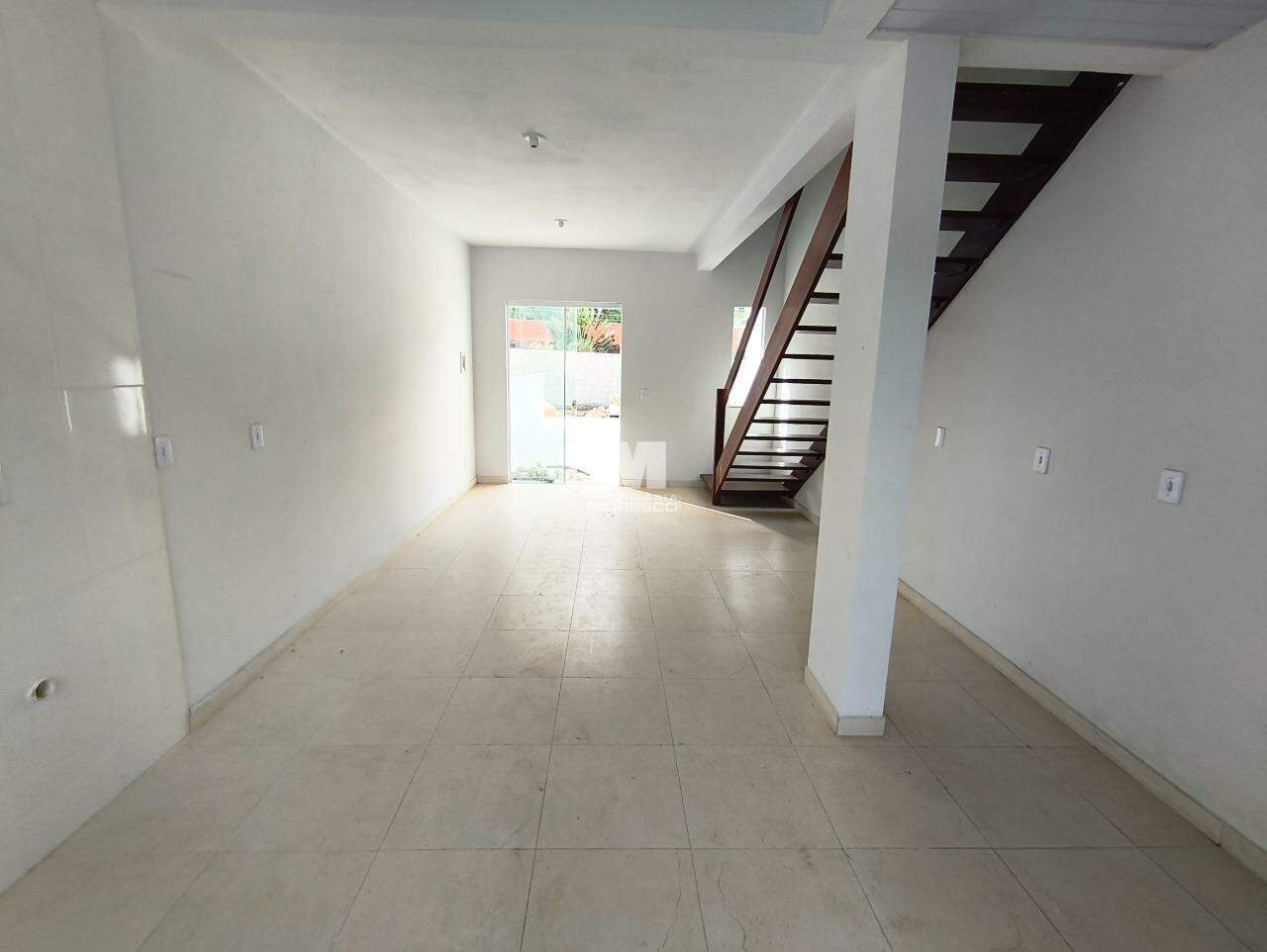 Casa à venda no bairro Poço Fundo: 