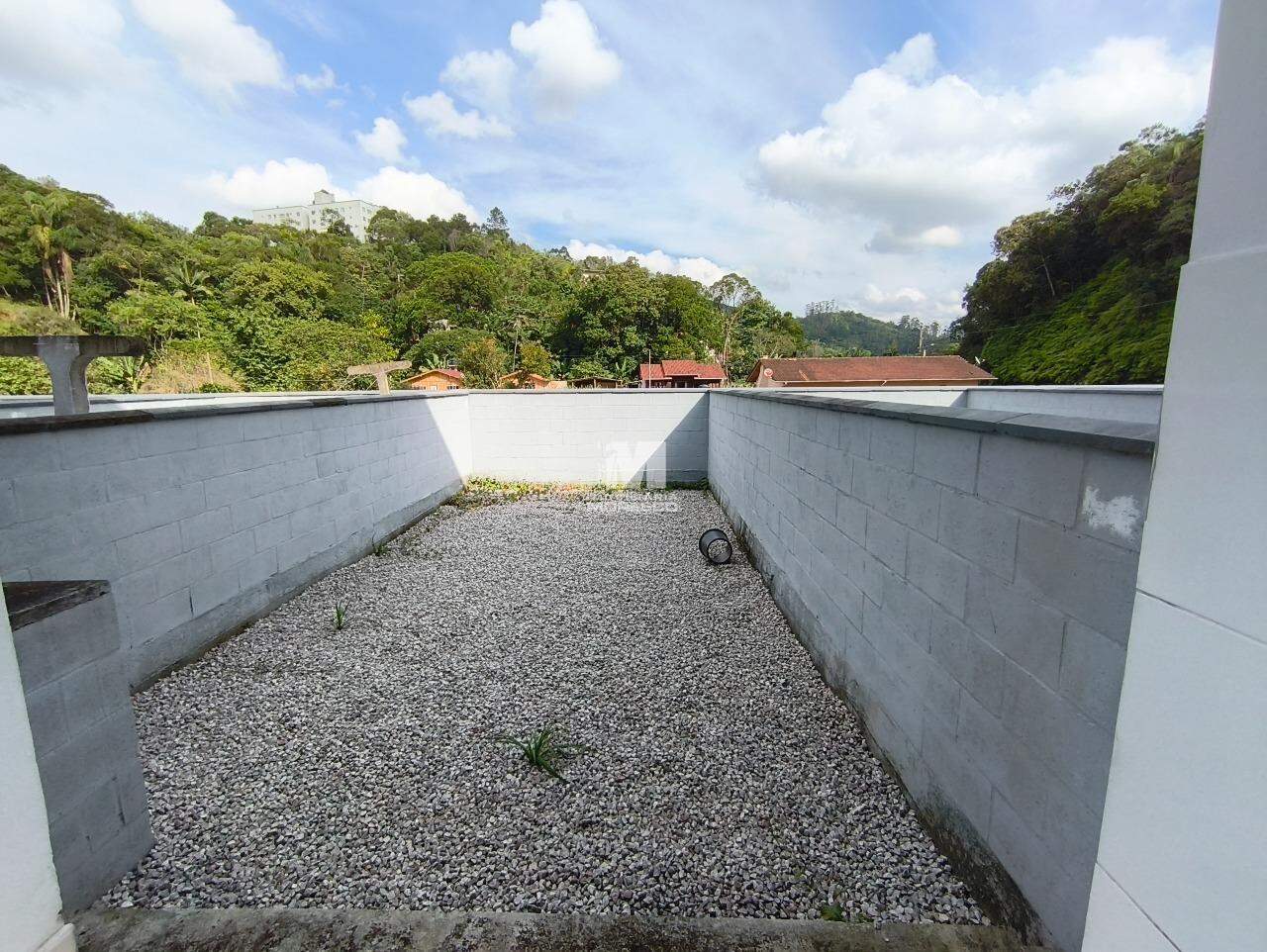 Casa à venda no bairro Poço Fundo: 