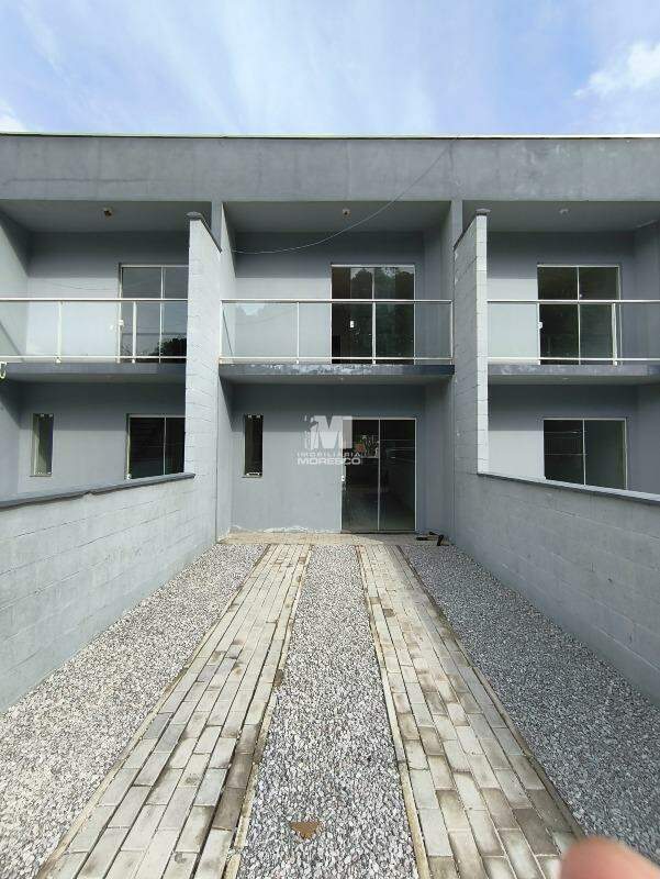 Casa à venda no bairro Poço Fundo: 