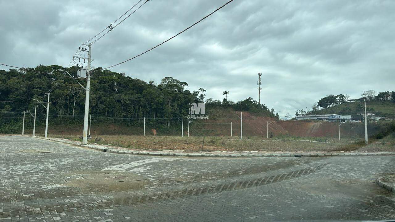 Terreno à venda no bairro Dom Joaquim: 
