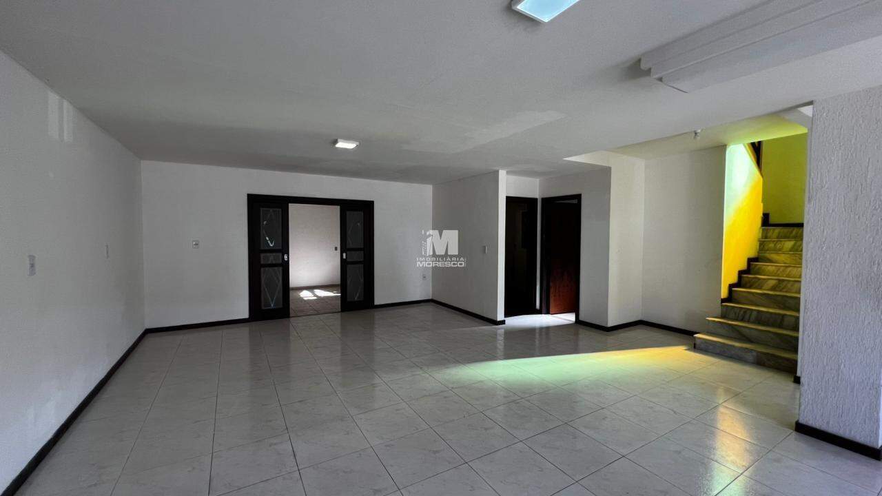 Casa de 5 quartos, 400m² no bairro Dom Joaquim, em Brusque | Eu Corretor