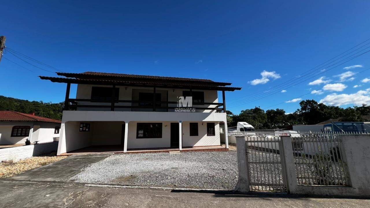 Casa de 5 quartos, 400m² no bairro Dom Joaquim, em Brusque | Eu Corretor