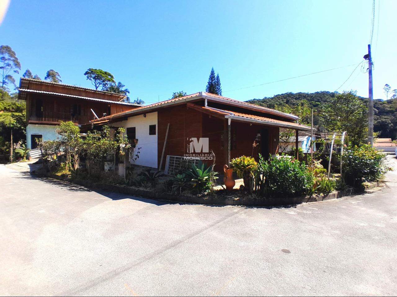Casa à venda no bairro Santa Luzia: 