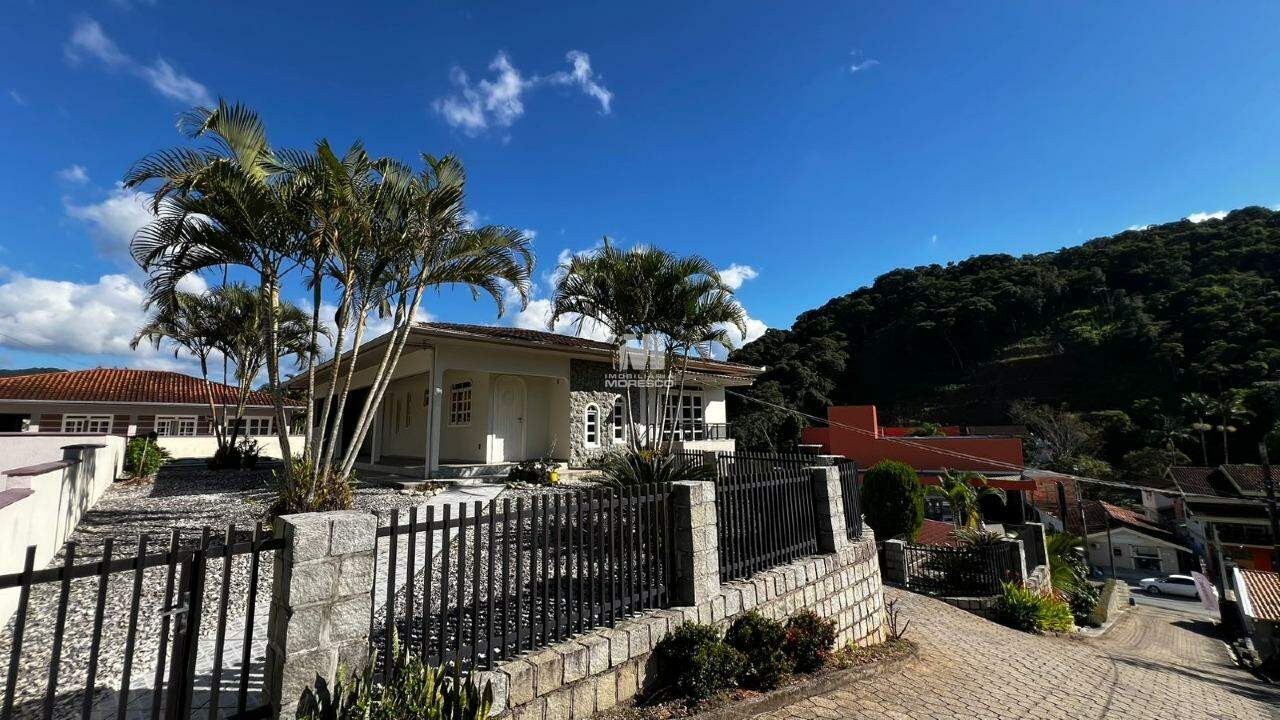 Casa de 4 quartos, 160m² no bairro Cedrinho, em Brusque | Eu Corretor