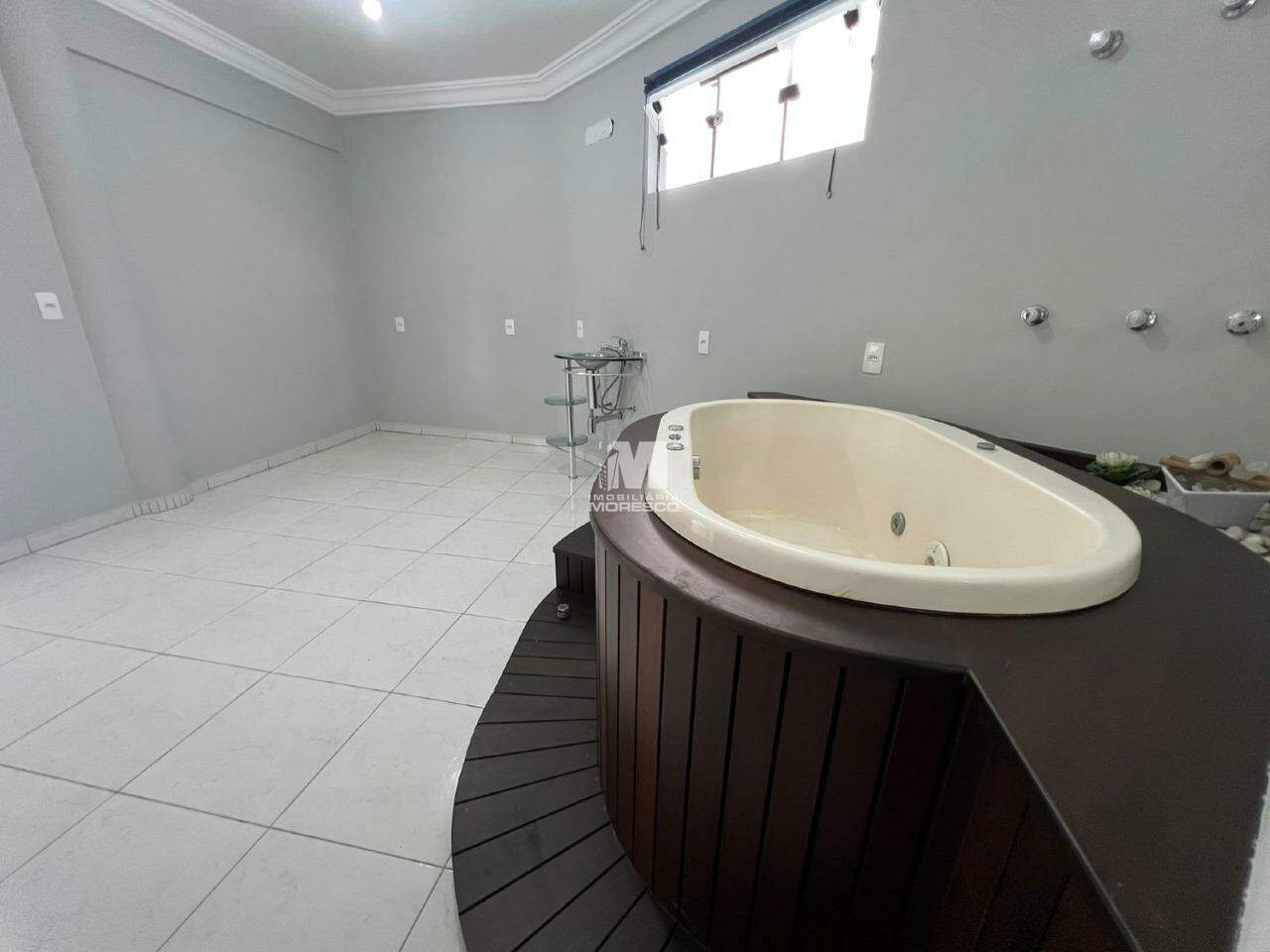 sala de banho na sala comercial