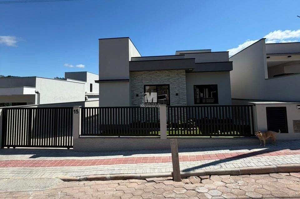 Casa à venda no bairro Primeiro de Maio: 