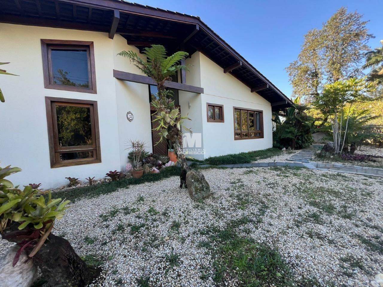 Casa de 468m² no bairro Centro I, em Brusque | Eu Corretor